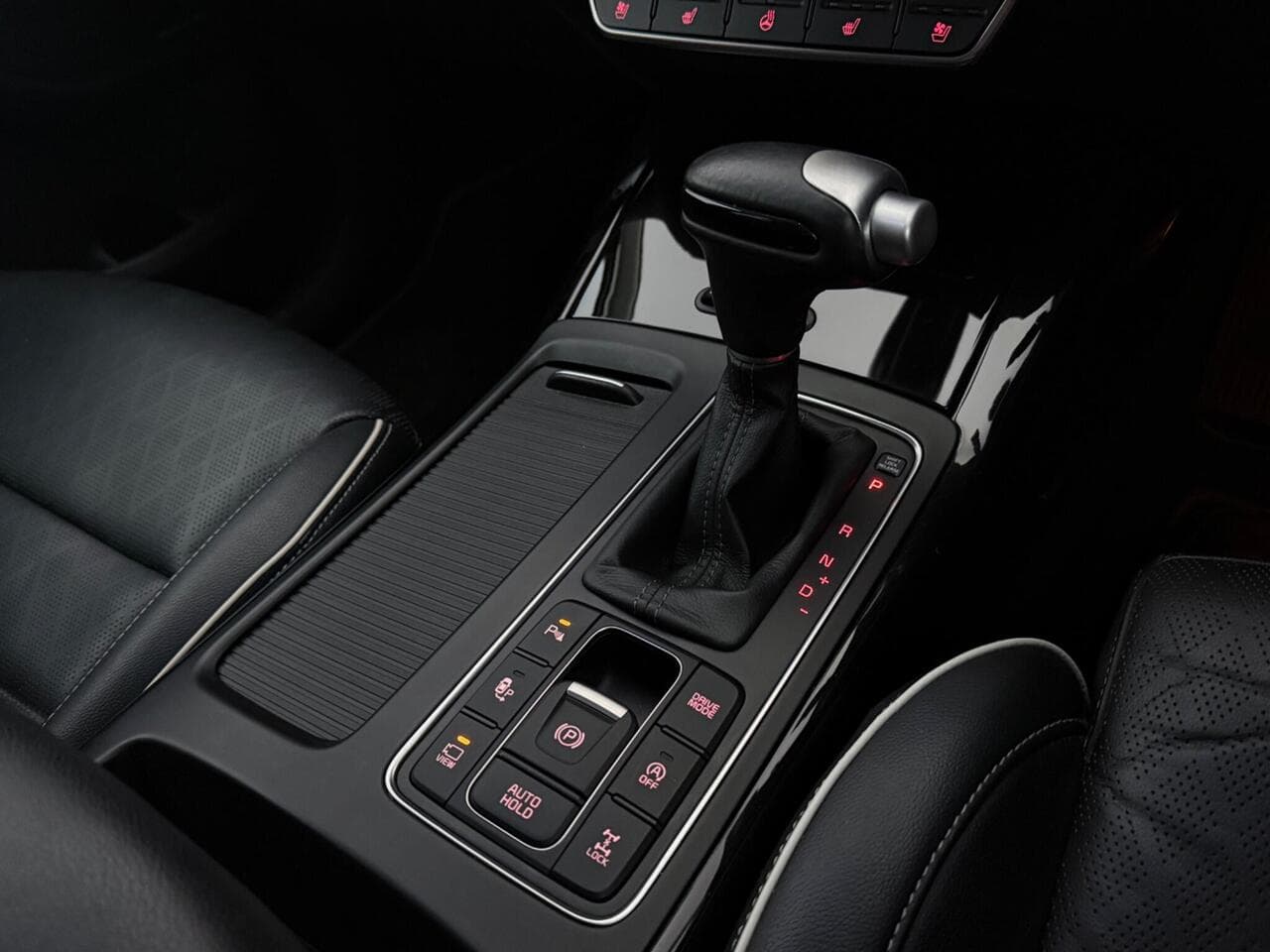 Kia Sorento thumbnail Interior Front