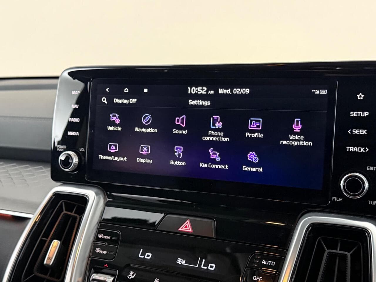 Kia Sorento thumbnail Infotainment System