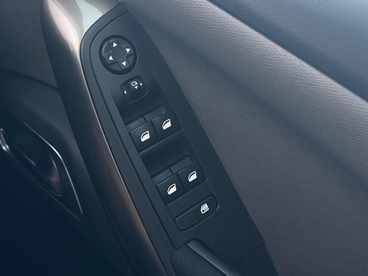 Citroen Grand C4 SpaceTourer thumbnail Misc Controls