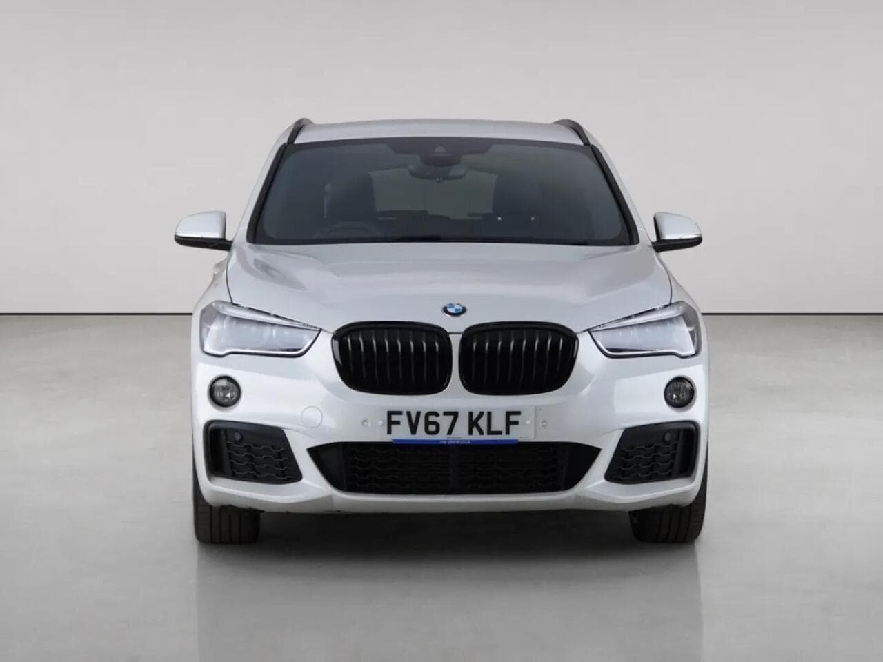 BMW X1 thumbnail Front