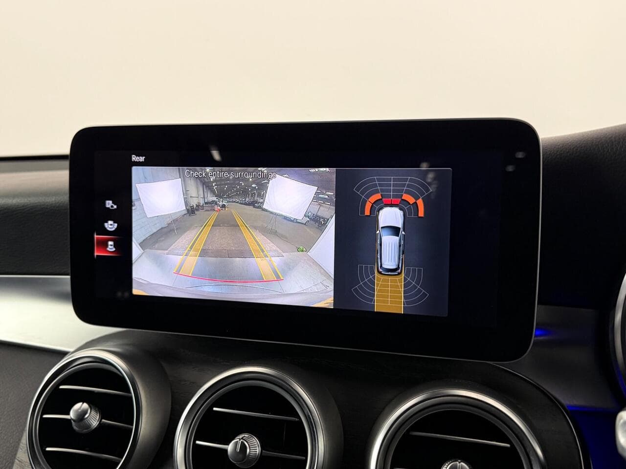 Mercedes-Benz GLC thumbnail Infotainment System
