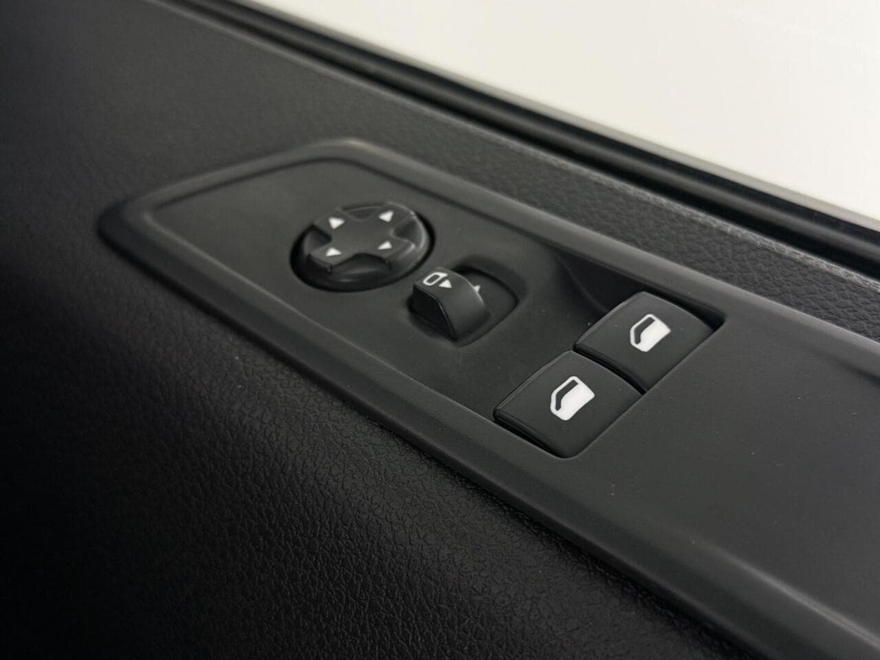 Vauxhall Vivaro thumbnail Misc Controls
