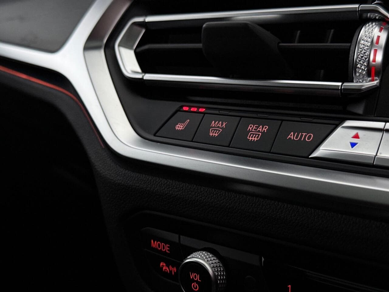 BMW 3 Series thumbnail Misc Controls