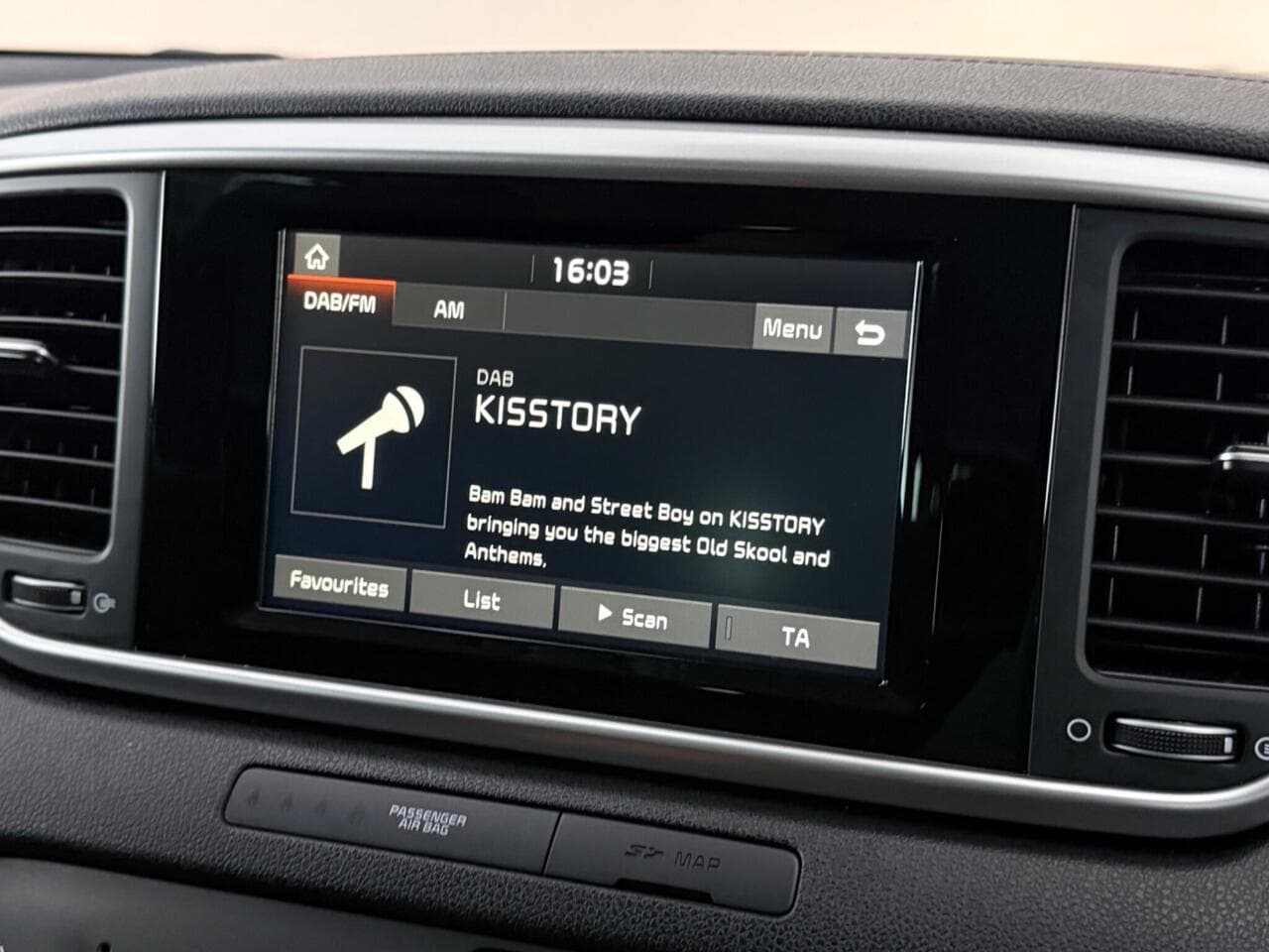 Kia Sportage thumbnail Infotainment System
