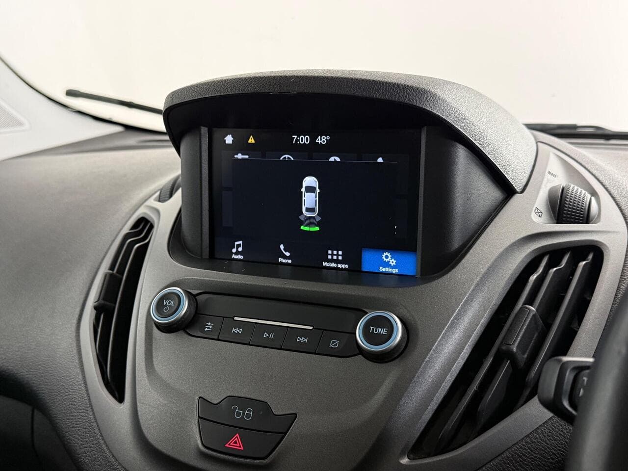 Ford Transit Courier thumbnail Infotainment System
