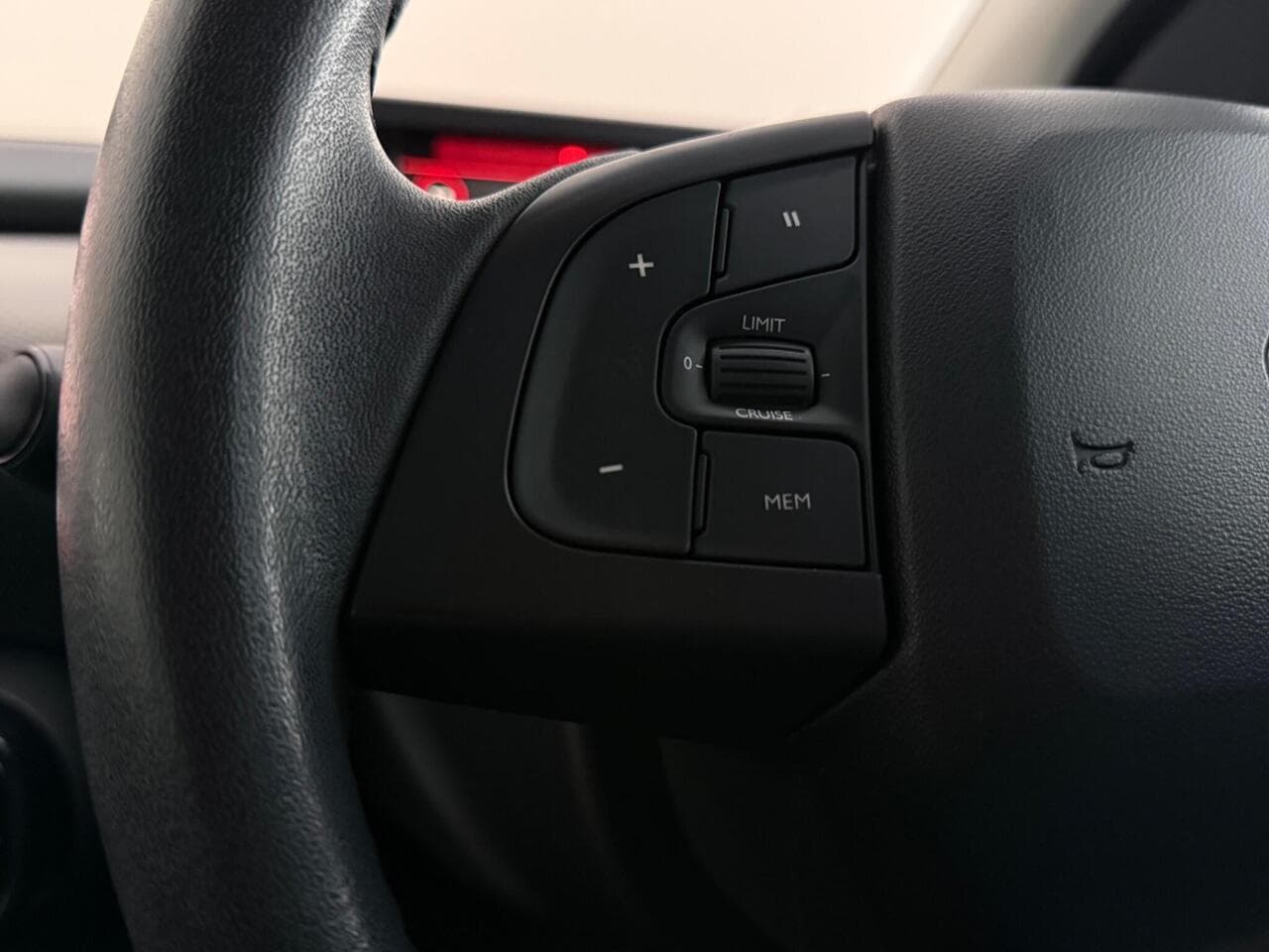 Citroen C4 Cactus thumbnail Misc Controls