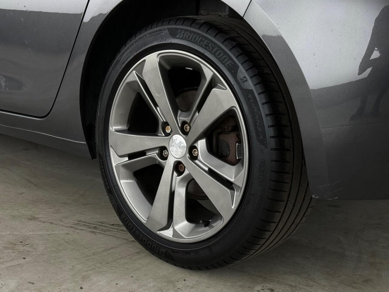 Peugeot 308 thumbnail Wheel