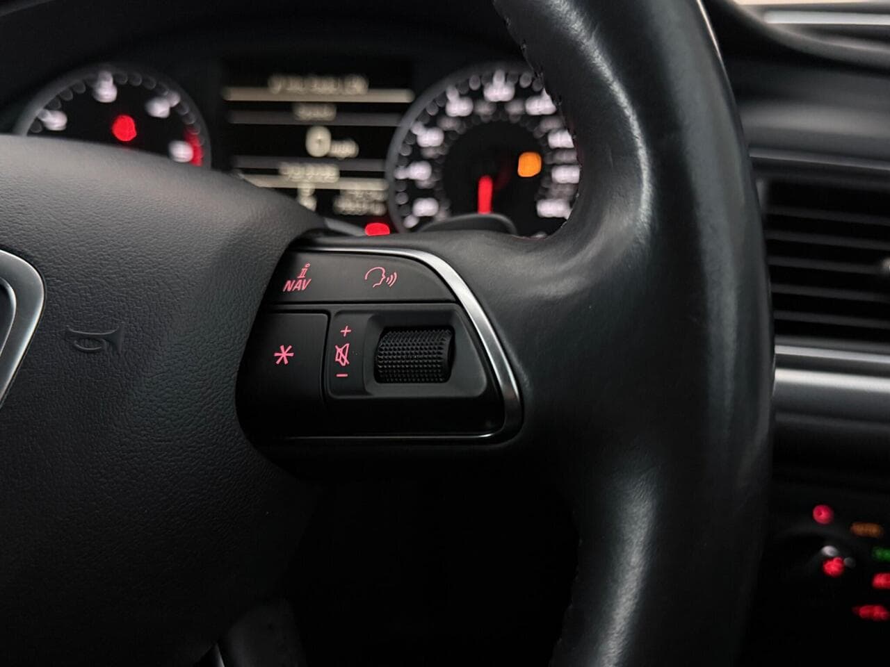 Audi A6 Saloon thumbnail Misc Controls