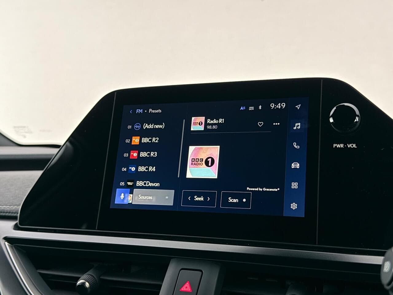 Lexus UX thumbnail Infotainment System