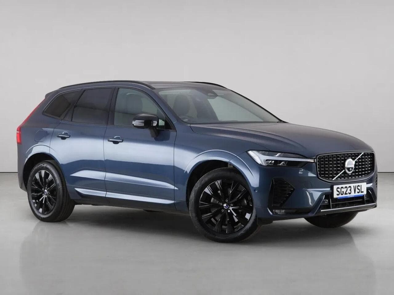 Volvo XC60 - Volvo XC60 2.0 B4 MHEV Plus Auto Euro 6 (s/s) 5dr
