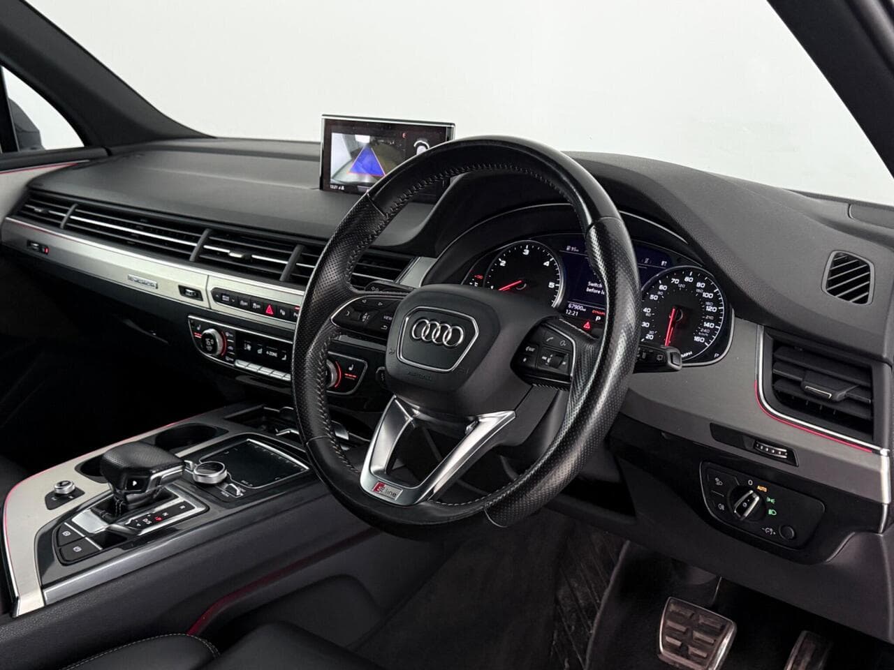 Audi Q7 thumbnail Interior Front
