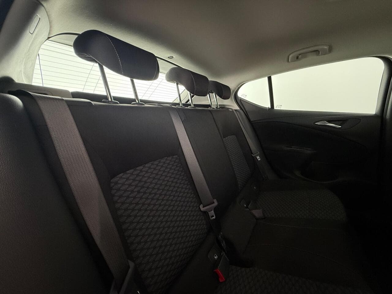 Vauxhall Astra thumbnail Seats Rear