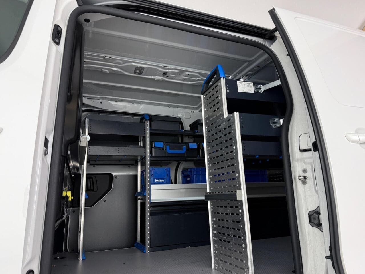 Citroen Dispatch thumbnail Cargo Space