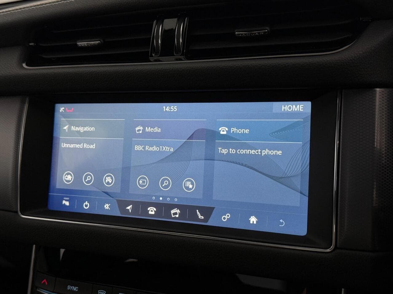 Jaguar XF thumbnail Infotainment System