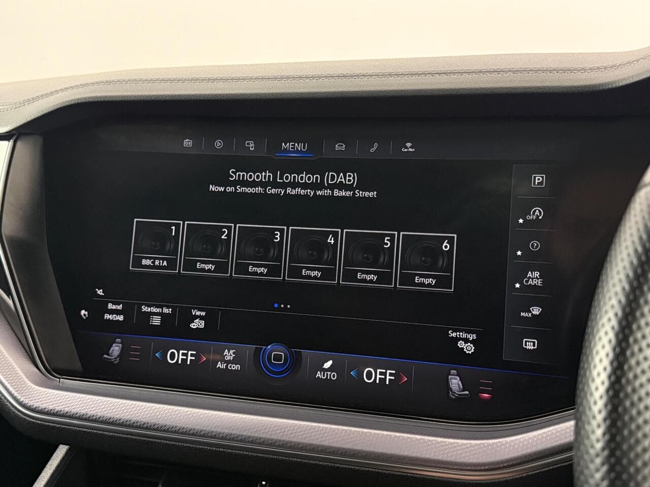 Volkswagen Touareg thumbnail Infotainment System