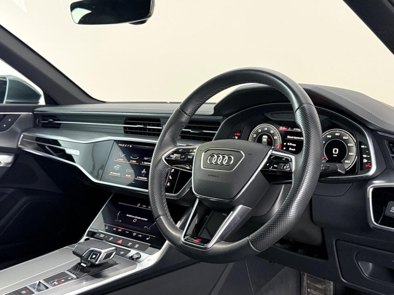 Audi A6 Saloon thumbnail Interior Front