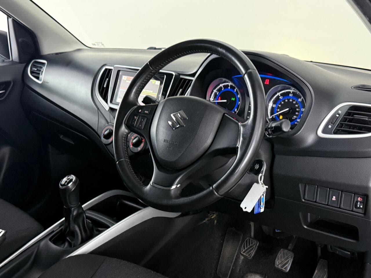Suzuki Baleno thumbnail Interior Front