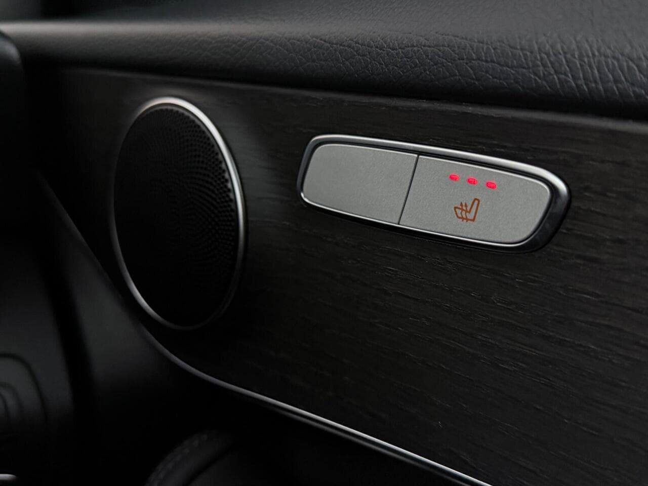 Mercedes-Benz GLC thumbnail Misc Controls