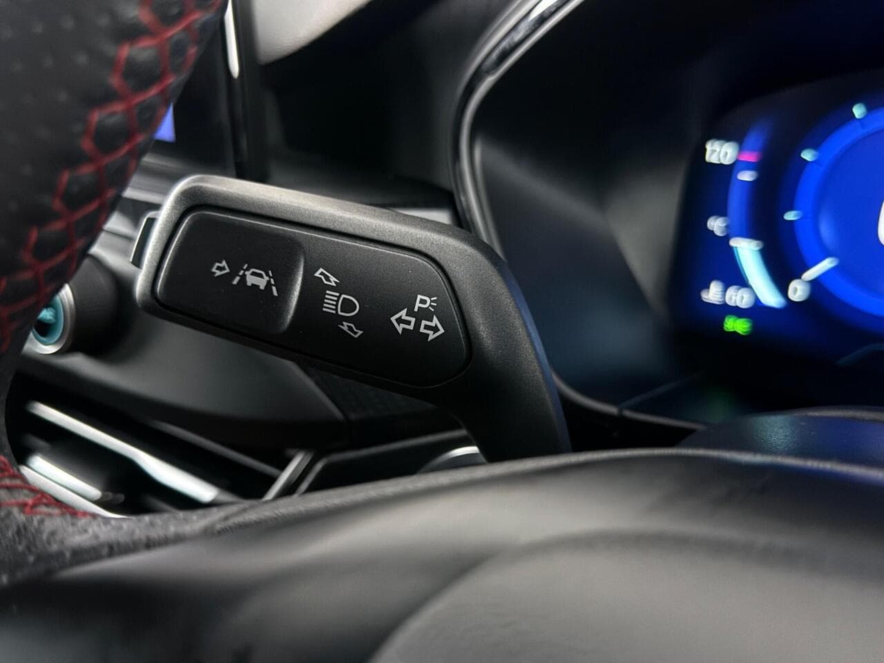 Ford Focus thumbnail Misc Controls