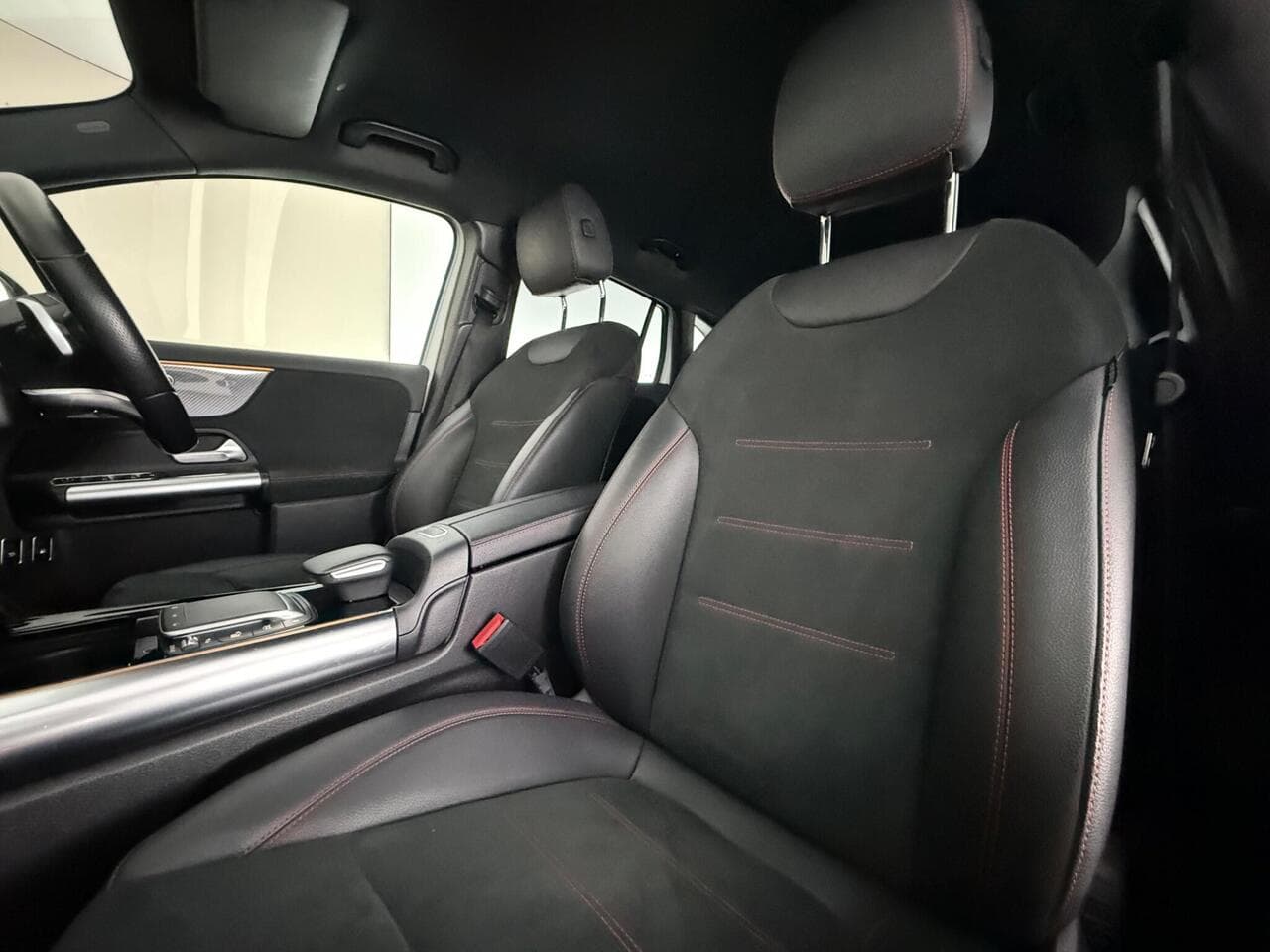 Mercedes-Benz GLA thumbnail Seat Front Passenger