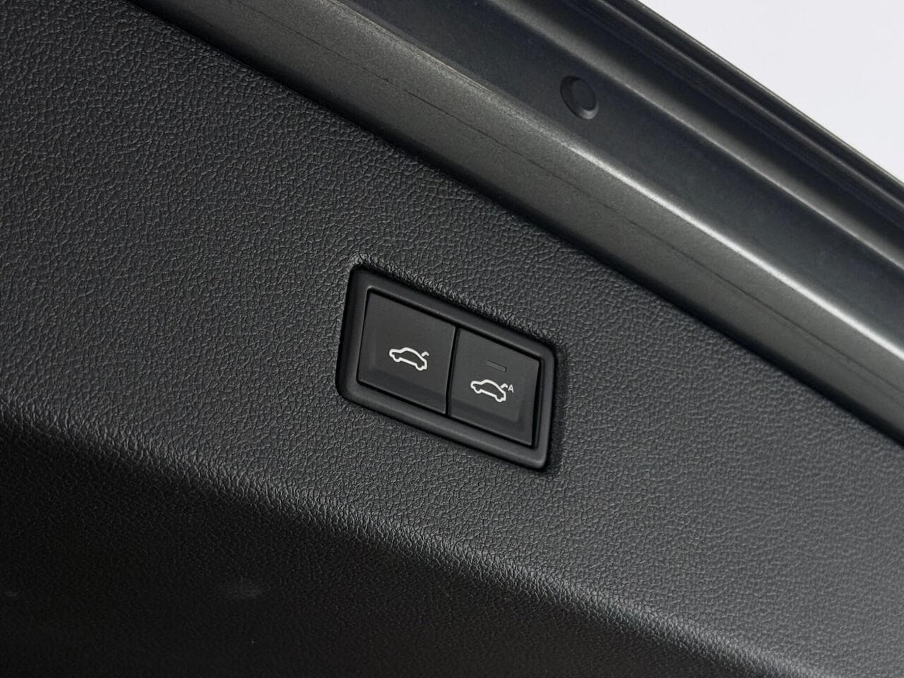 Volkswagen Tiguan thumbnail Misc Controls