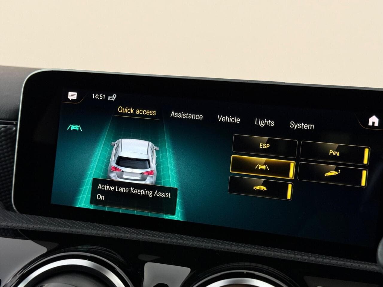 Mercedes-Benz A Class thumbnail Infotainment System