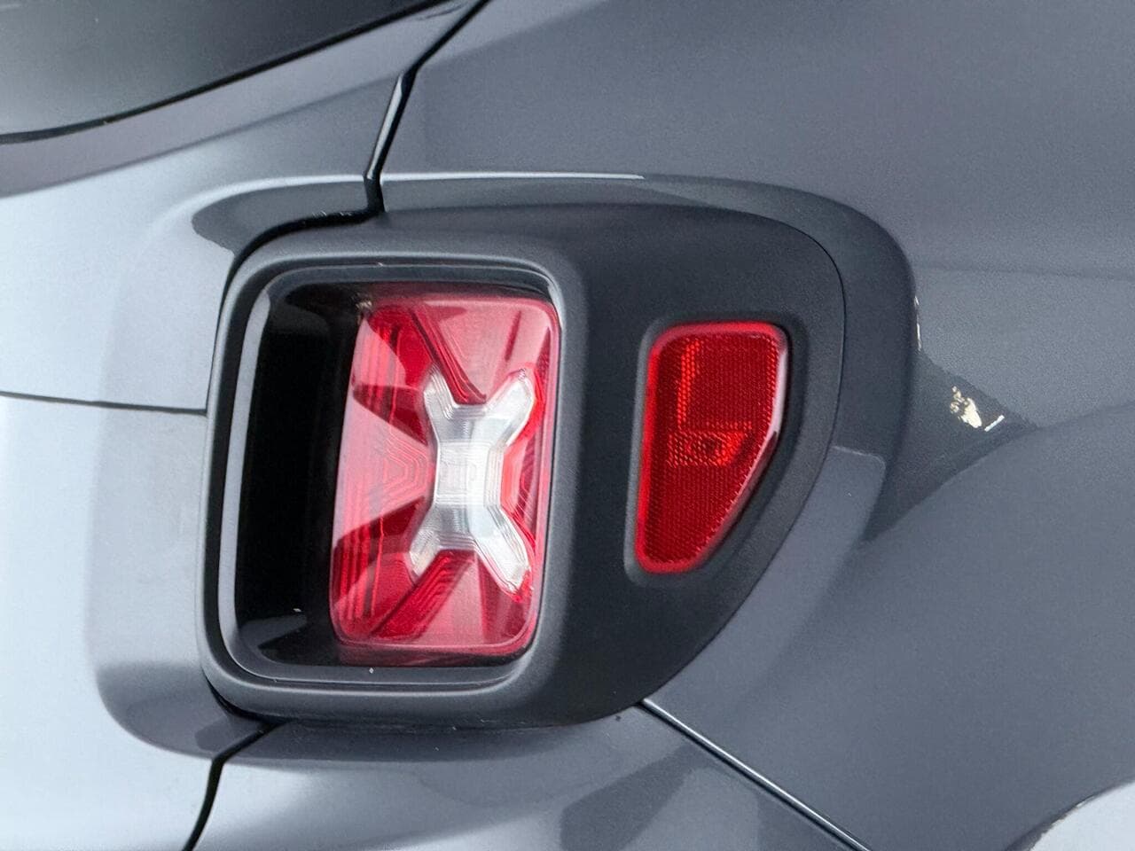 Jeep Renegade thumbnail Lights Rear