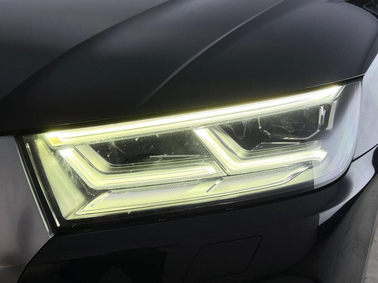Audi Q5 thumbnail Lights Front