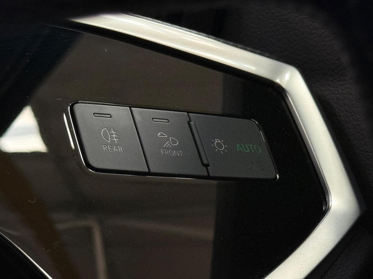 Audi Q3 thumbnail Misc Controls