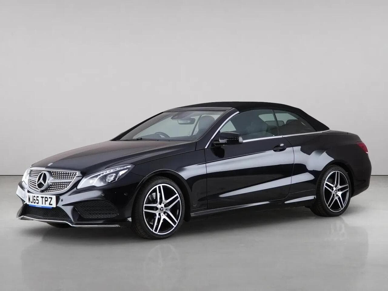 Mercedes-Benz E Class thumbnail Front Left