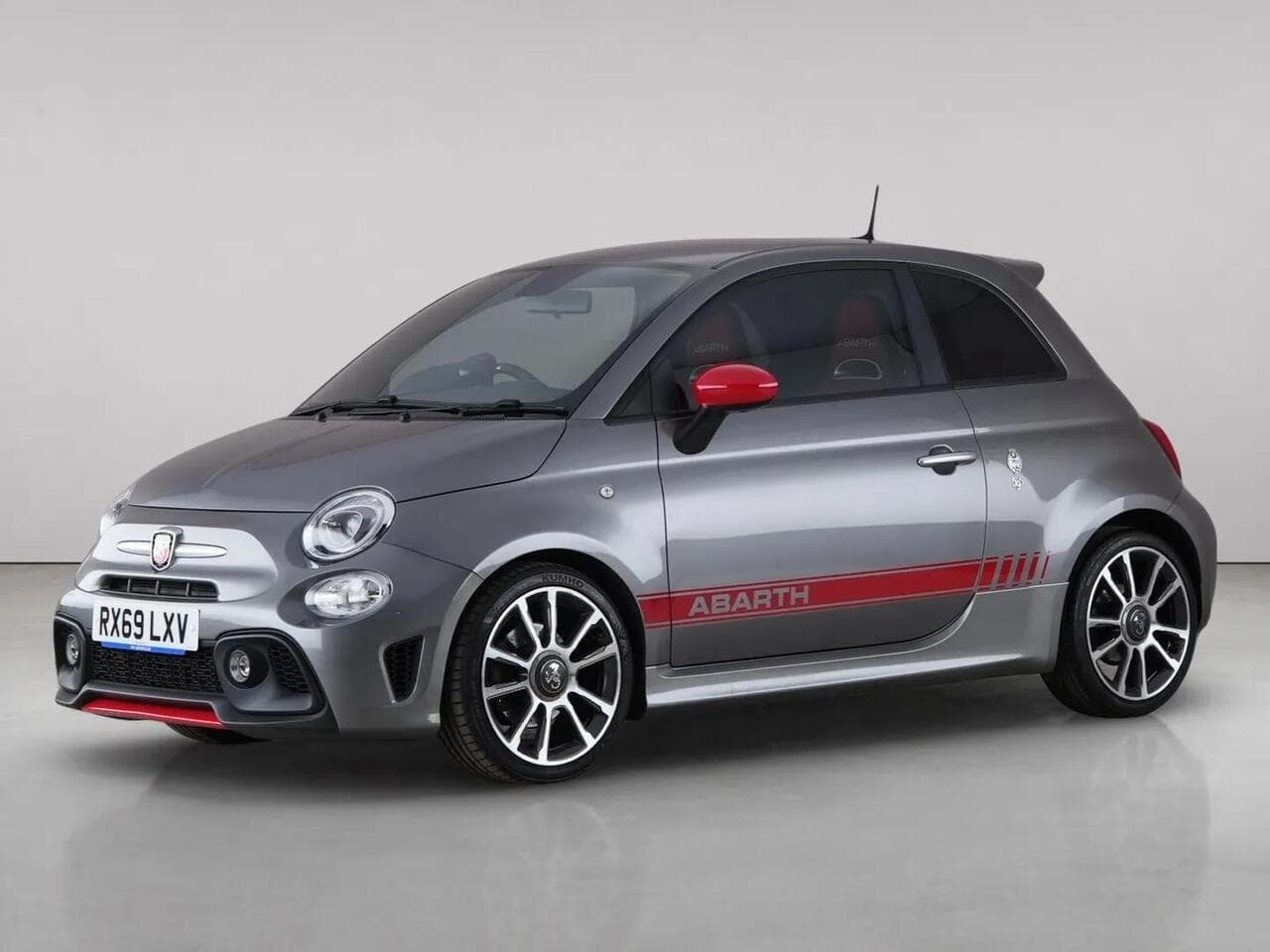 Abarth 595 thumbnail Front Left