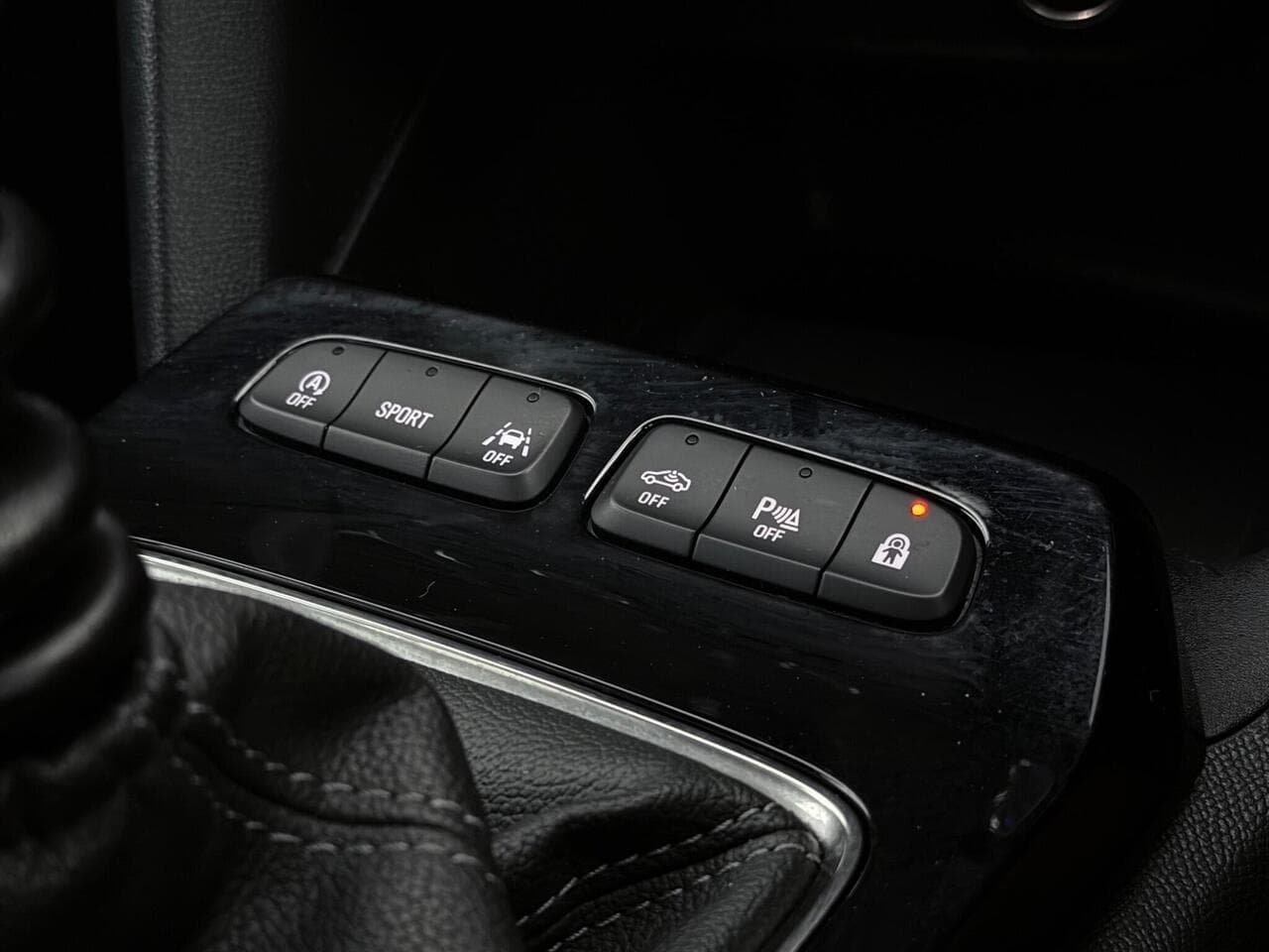 Vauxhall Mokka thumbnail Misc Controls