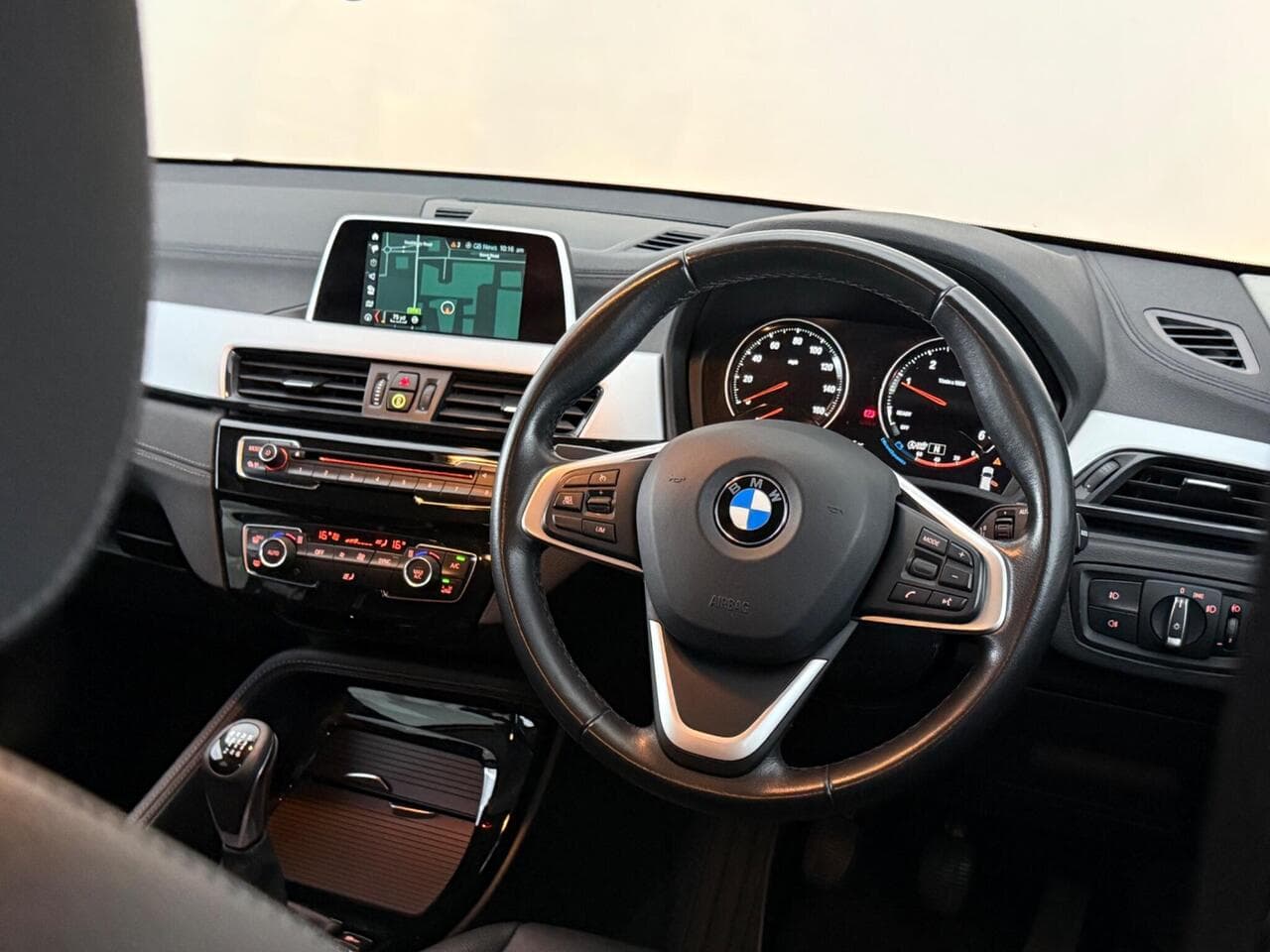 BMW X2 thumbnail Steering Wheel