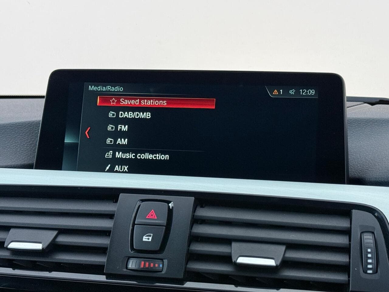 BMW 4 Series thumbnail Infotainment System