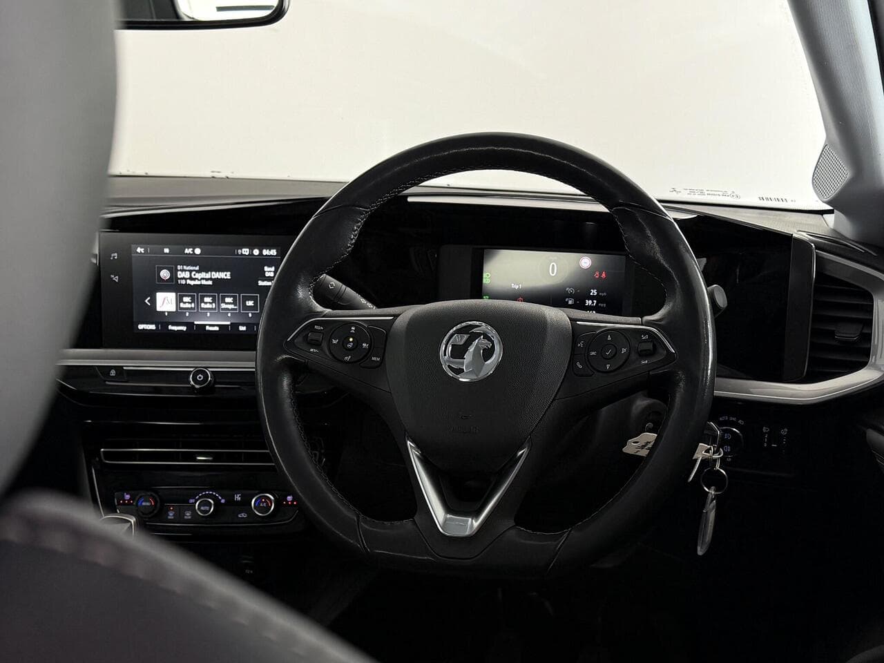 Vauxhall Mokka thumbnail Steering Wheel
