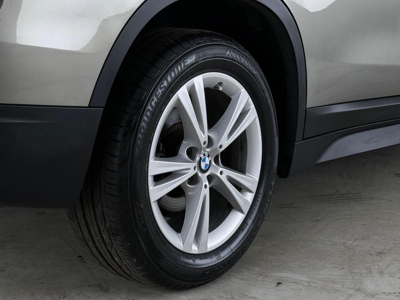 BMW X1 thumbnail Wheel