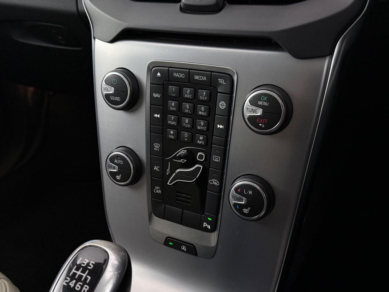 Volvo V40 thumbnail Misc Controls