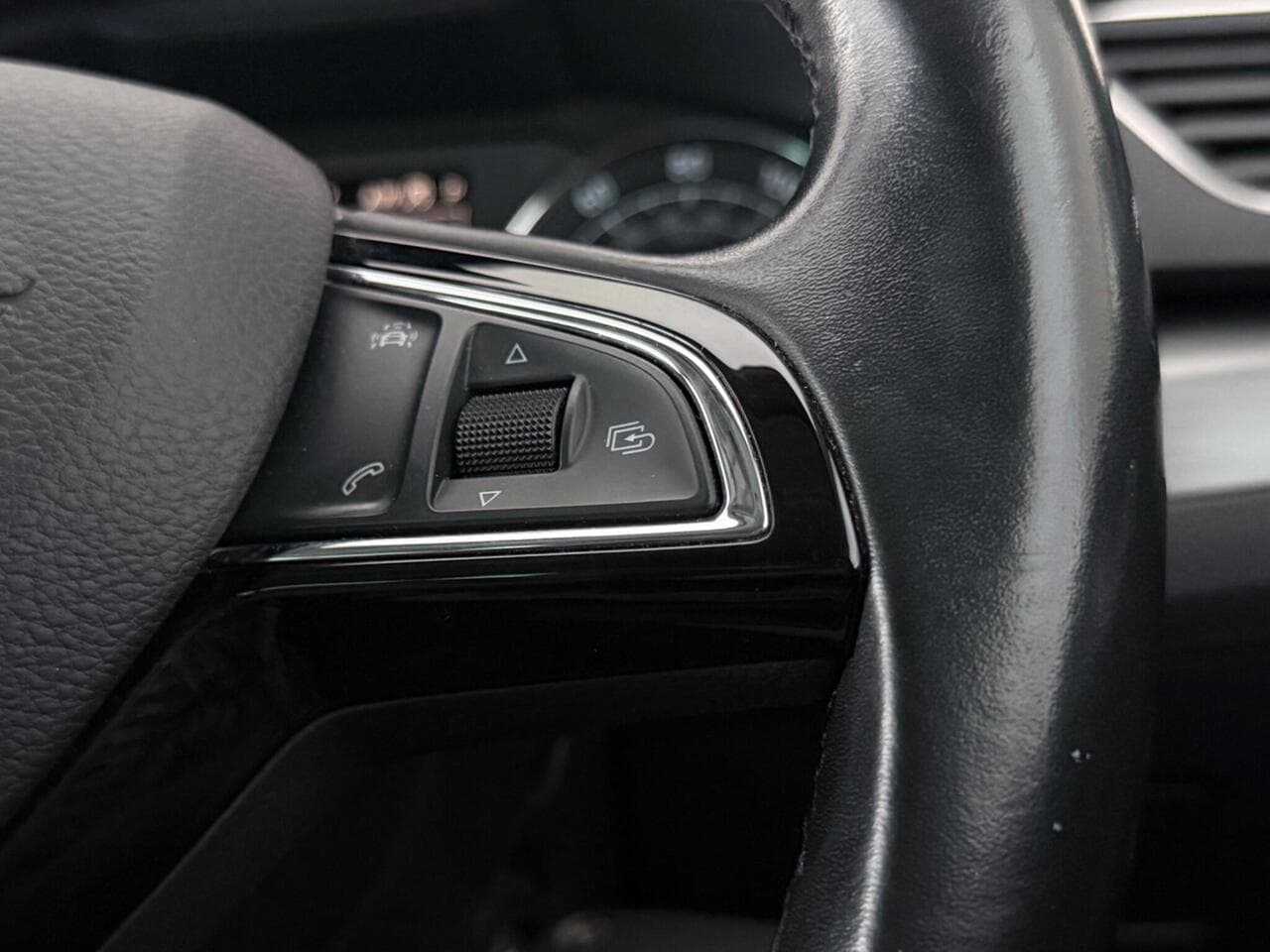 Skoda Superb thumbnail Misc Controls