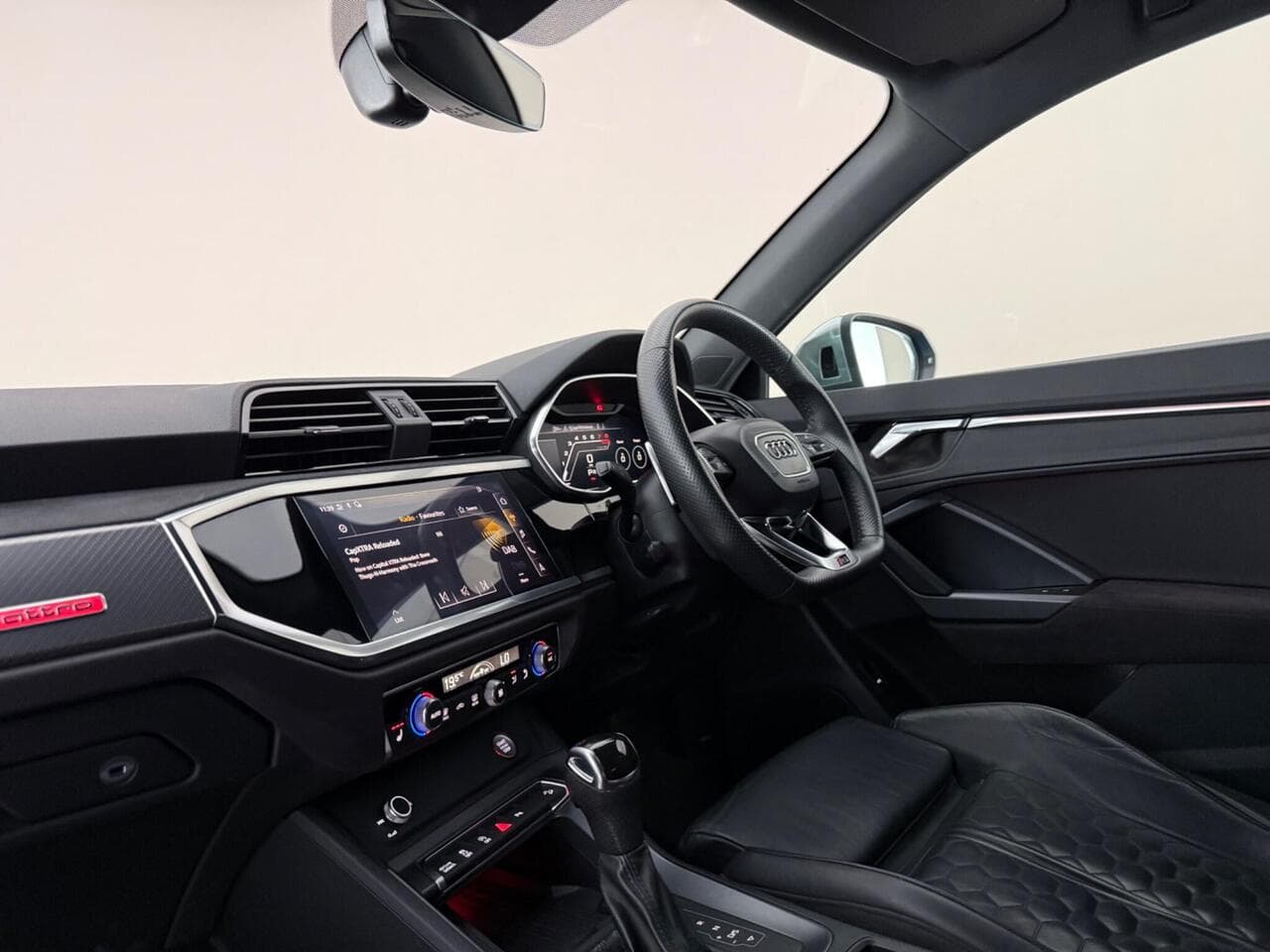 Audi RS Q3 thumbnail Interior Front