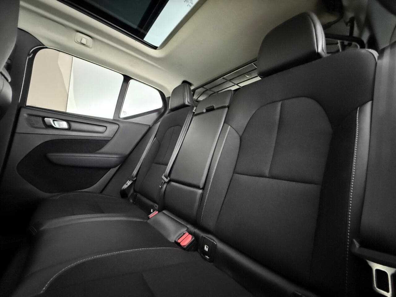 Volvo XC40 thumbnail Seats Rear