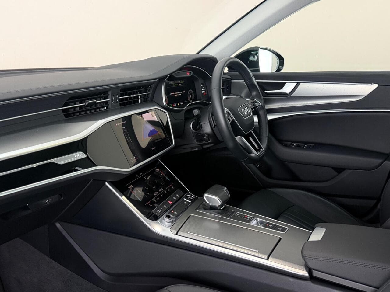 Audi A6 Saloon thumbnail Interior Front