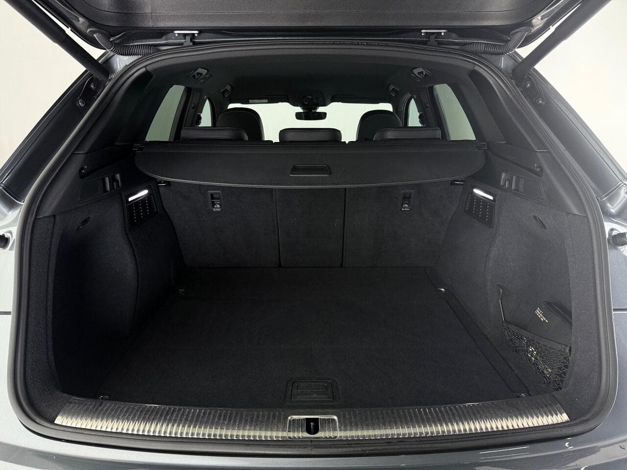 Audi Q5 thumbnail Boot