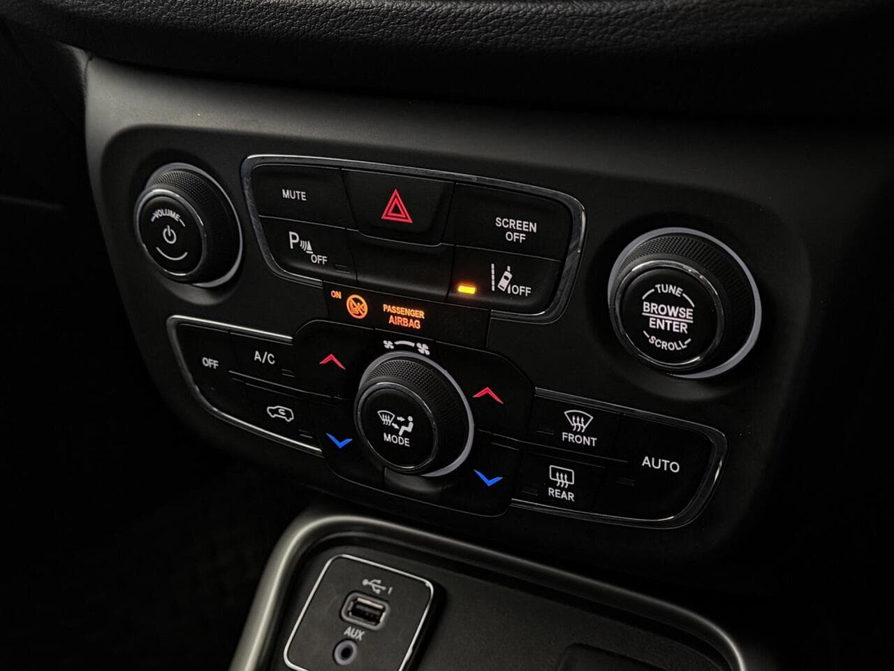 Jeep Compass thumbnail Misc Controls