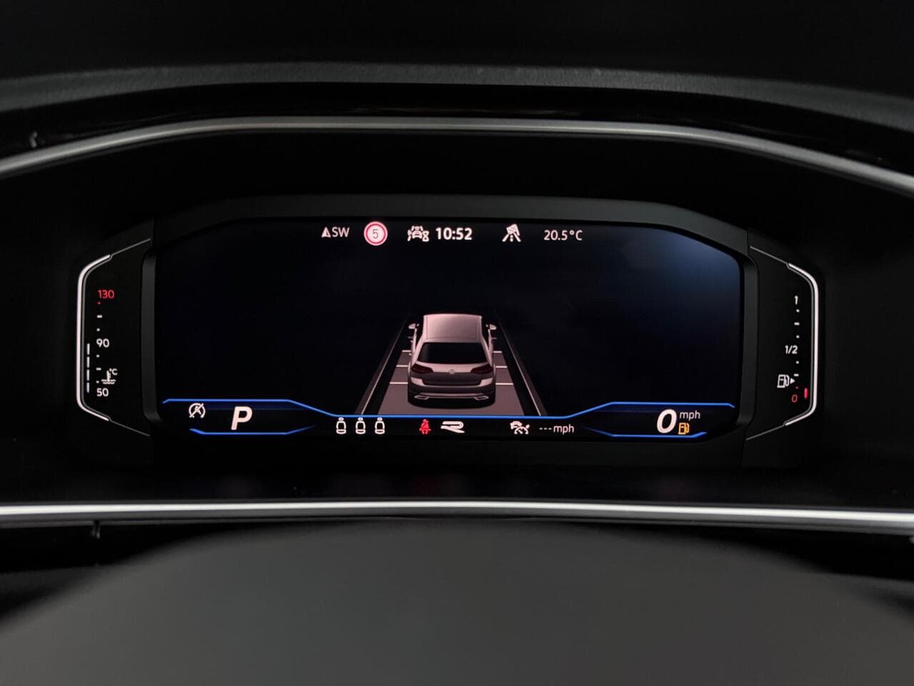 Volkswagen T-Roc thumbnail Driver Instruments