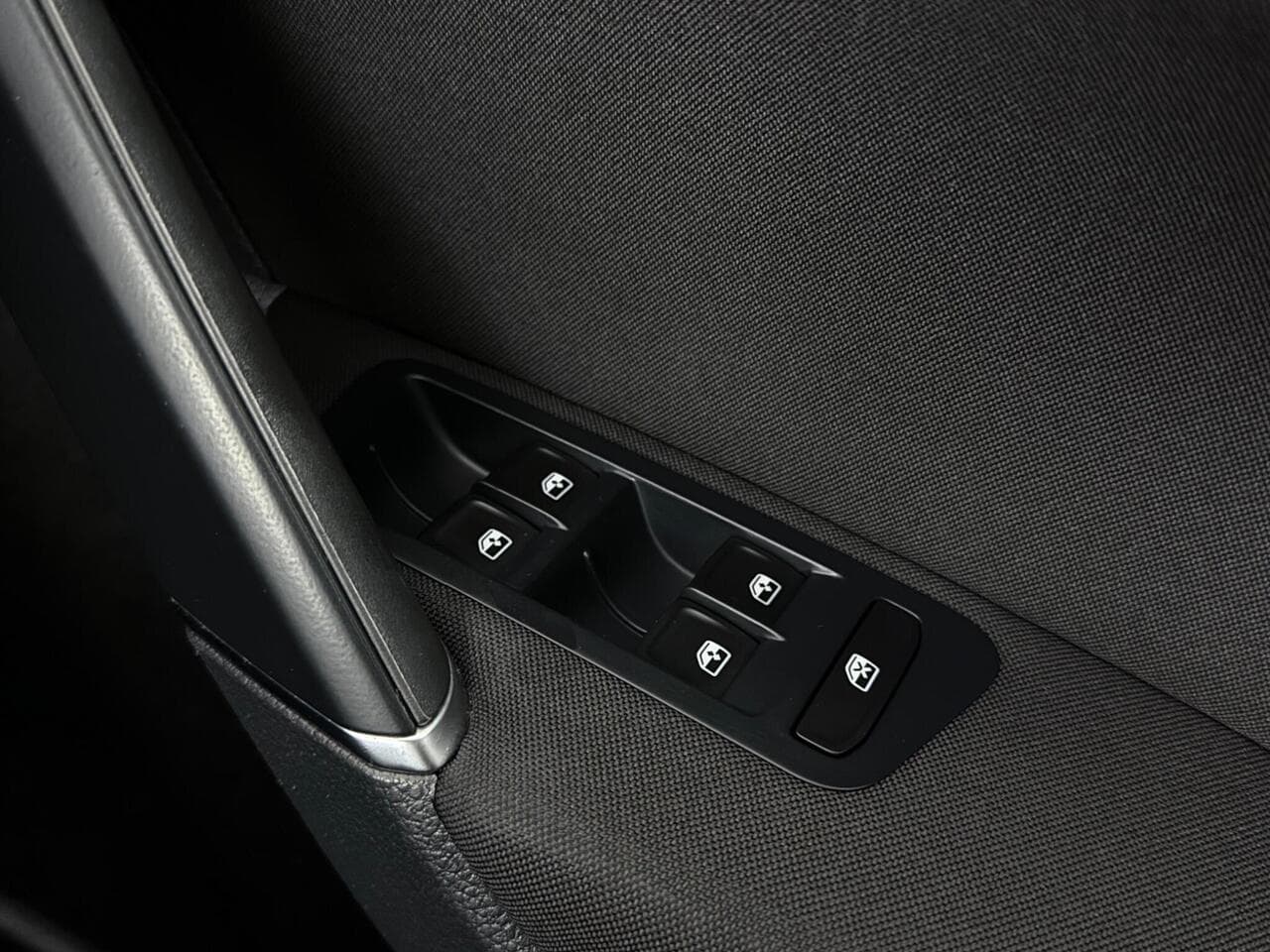 Volkswagen Golf thumbnail Misc Controls