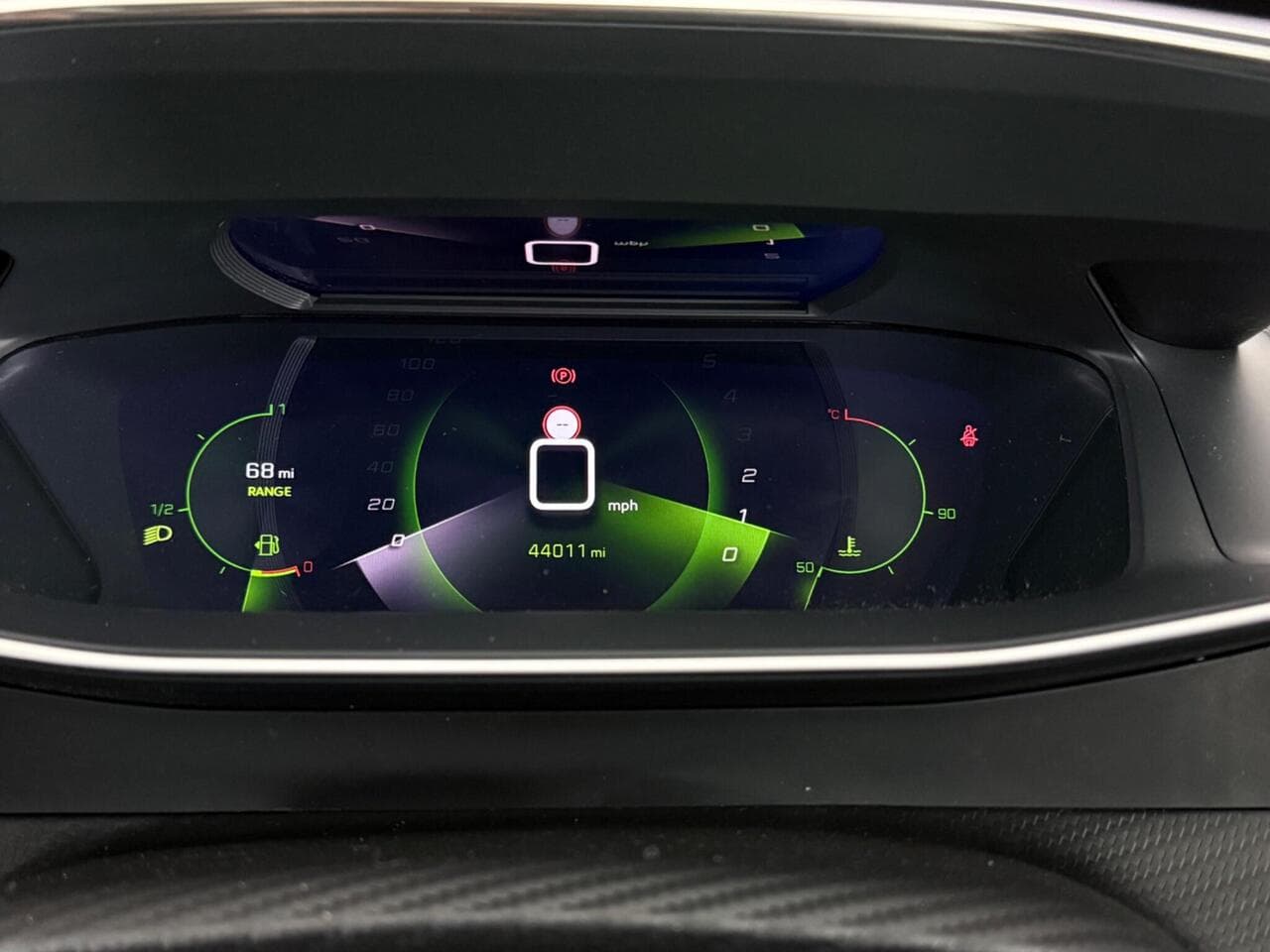 Peugeot 2008 thumbnail Driver Instruments
