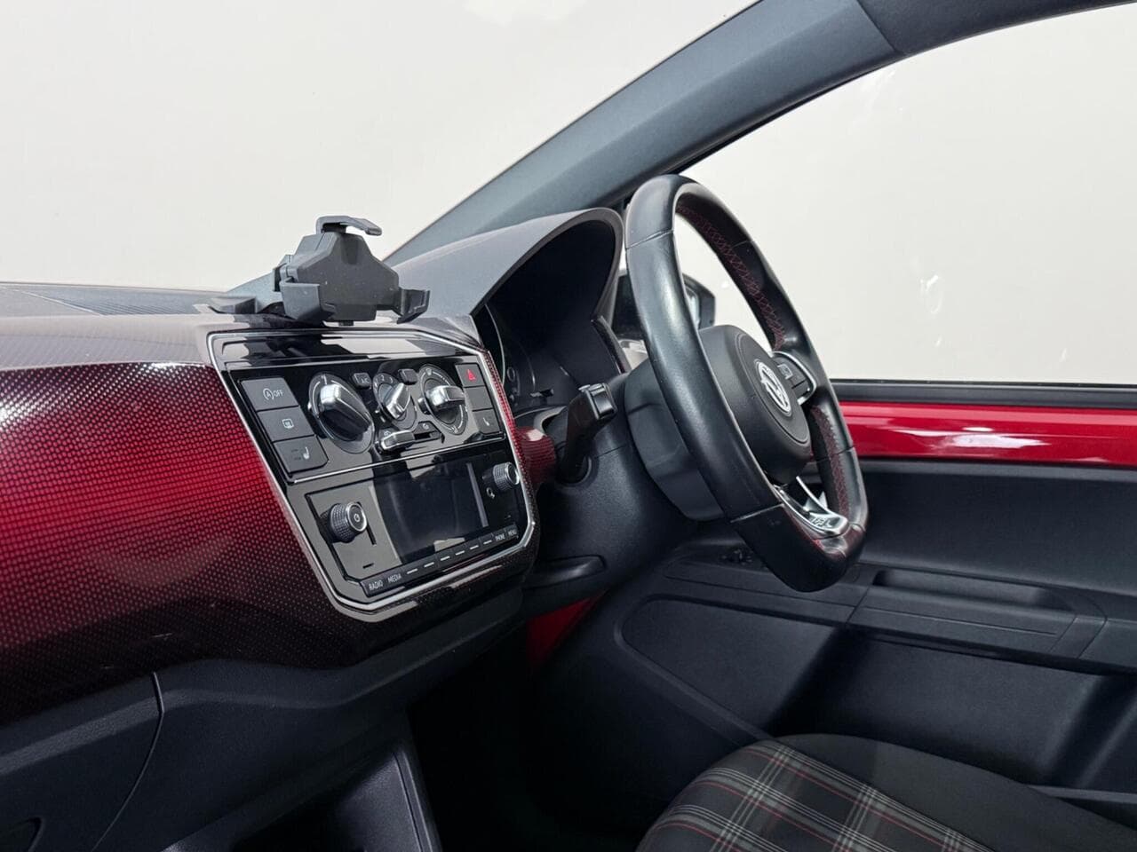 Volkswagen up! thumbnail Interior Front