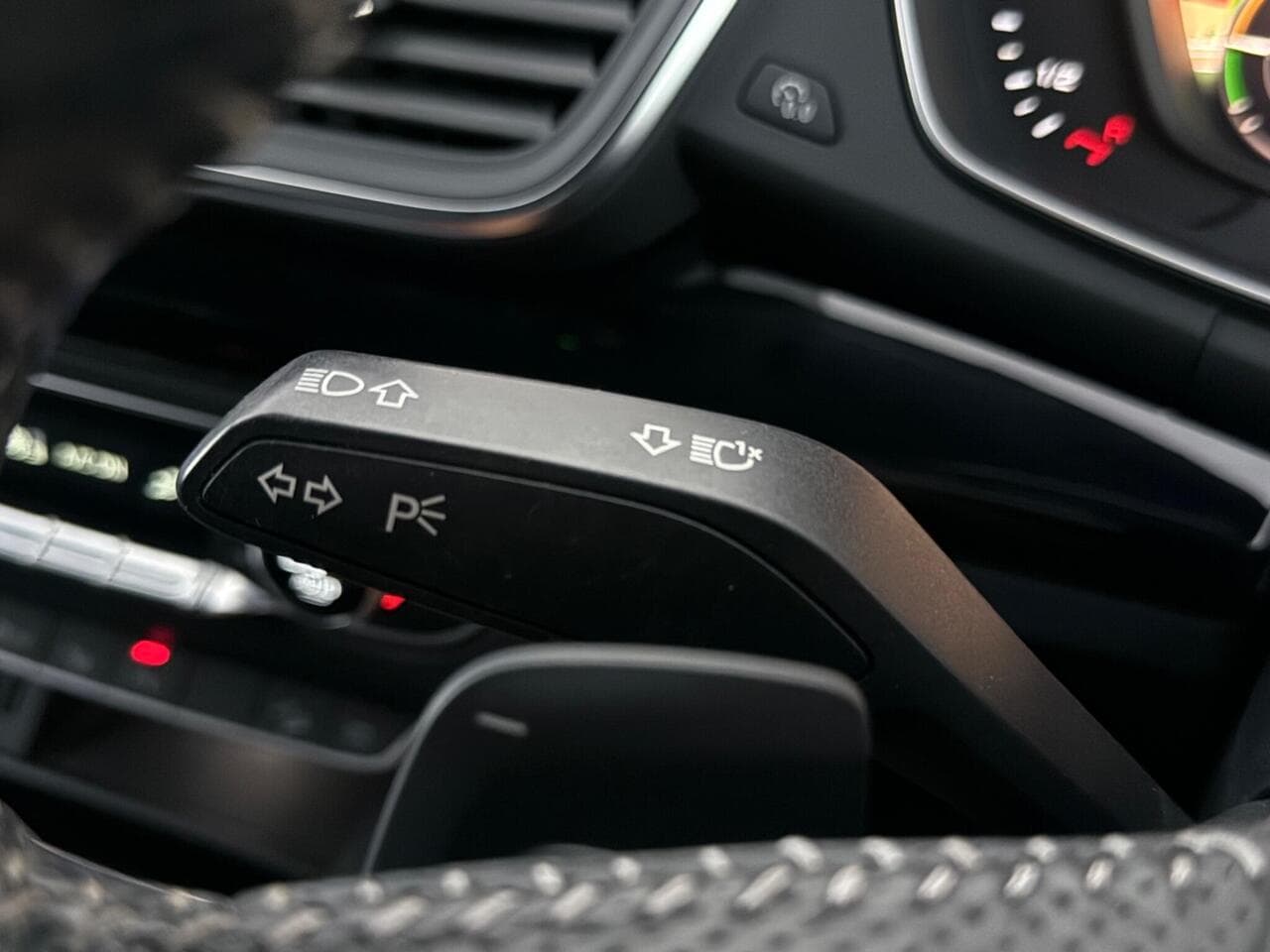 Audi Q5 thumbnail Misc Controls