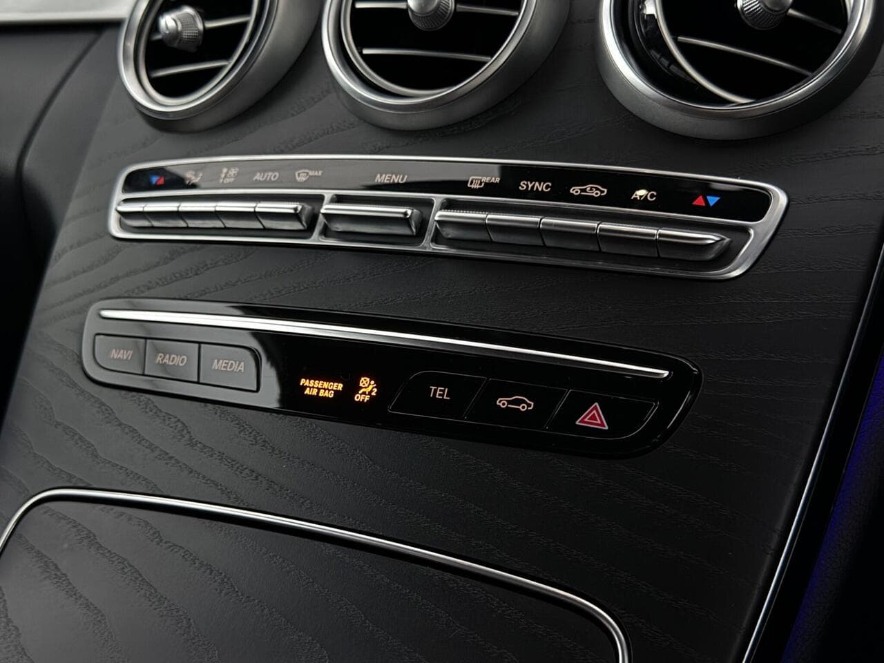 Mercedes-Benz C Class thumbnail Interior Front