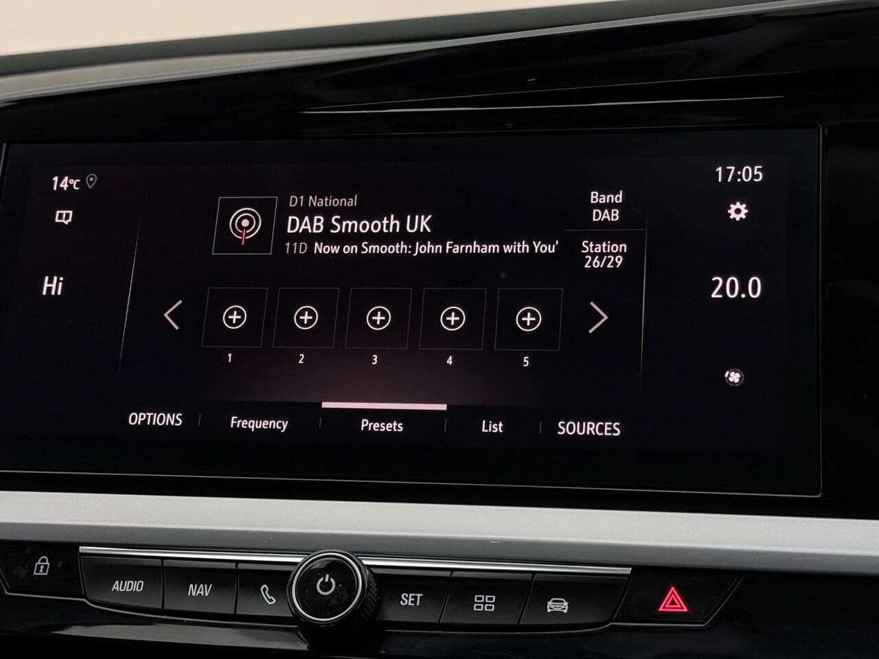 Vauxhall Grandland thumbnail Infotainment System